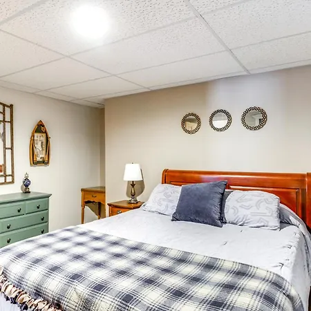 White Swan Lake Home With Decks And Private Beach!